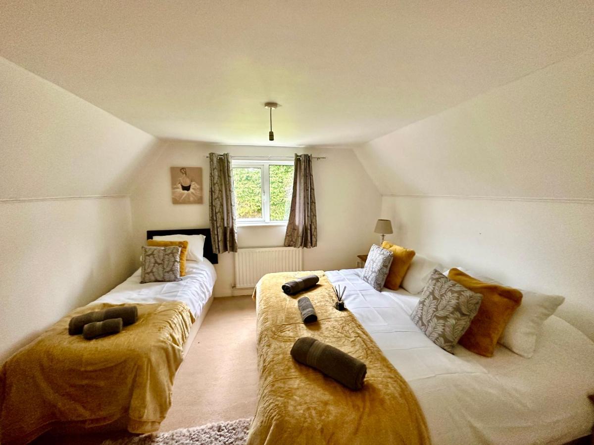 Three Bedroom Rural, Relaxing And Peaceful,Dogs Welcome! With Cymru Holidays Abergavenny ภายนอก รูปภาพ