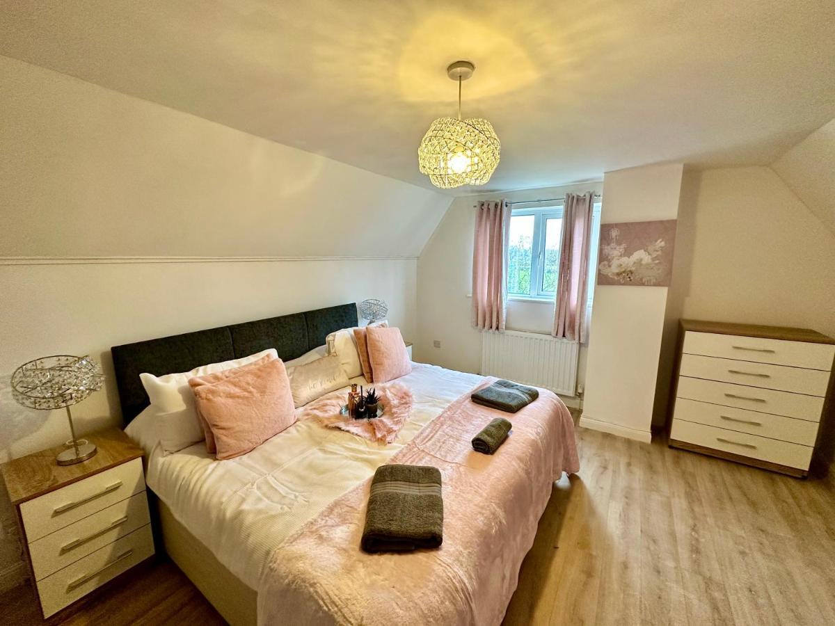 Three Bedroom Rural, Relaxing And Peaceful,Dogs Welcome! With Cymru Holidays Abergavenny ภายนอก รูปภาพ