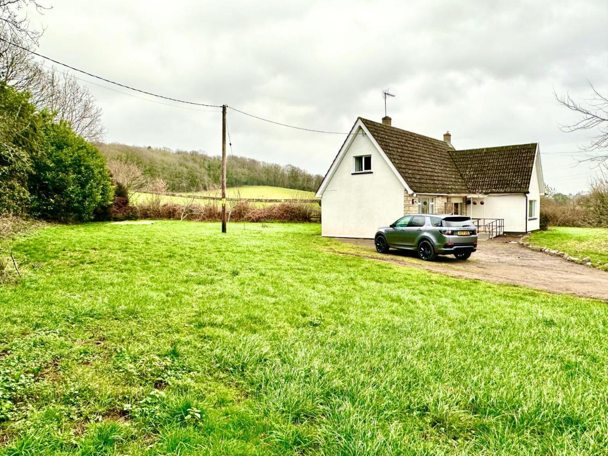 Three Bedroom Rural, Relaxing And Peaceful,Dogs Welcome! With Cymru Holidays Abergavenny ภายนอก รูปภาพ