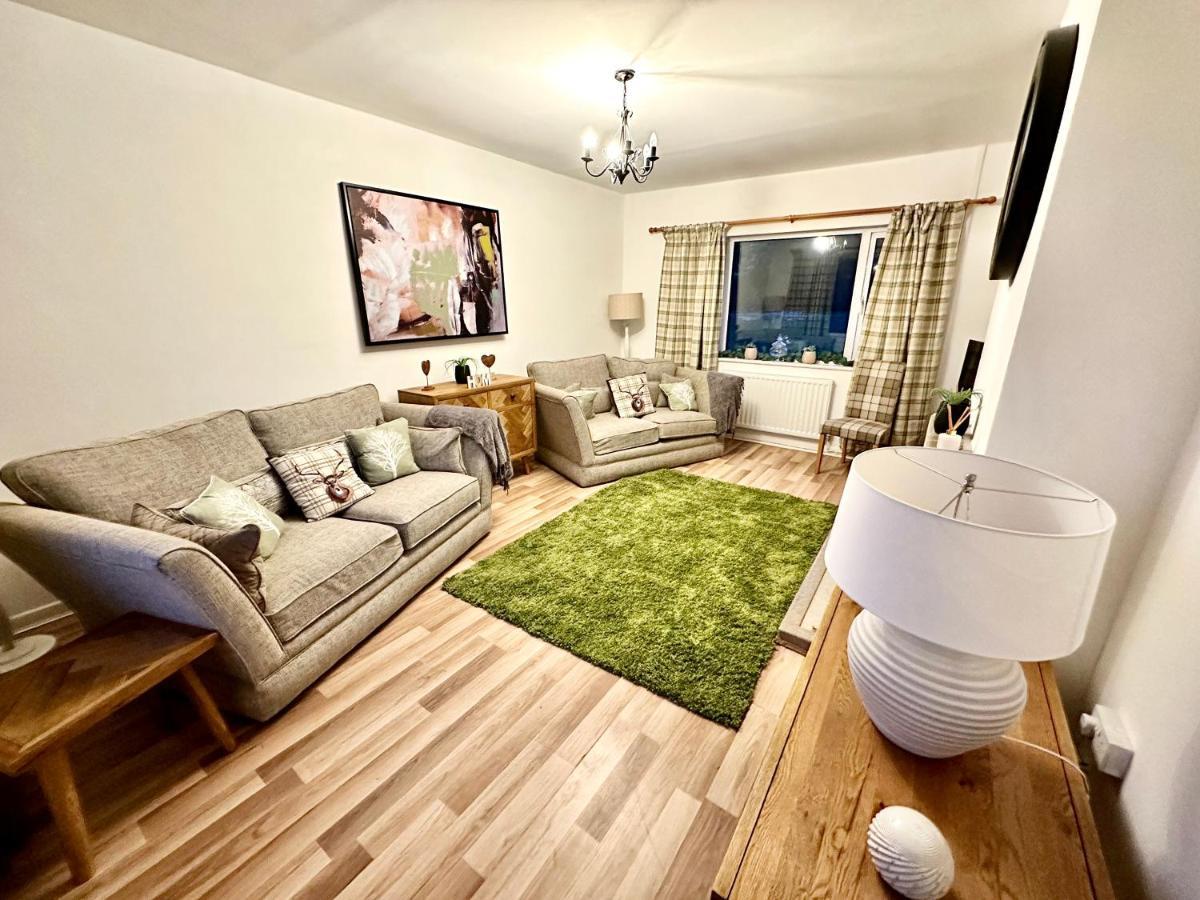 Three Bedroom Rural, Relaxing And Peaceful,Dogs Welcome! With Cymru Holidays Abergavenny ภายนอก รูปภาพ