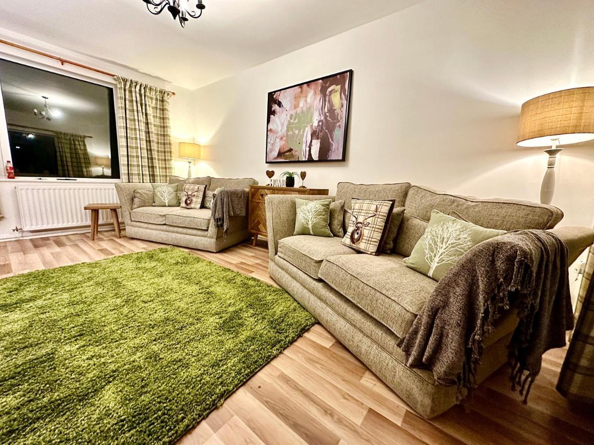 Three Bedroom Rural, Relaxing And Peaceful,Dogs Welcome! With Cymru Holidays Abergavenny ภายนอก รูปภาพ