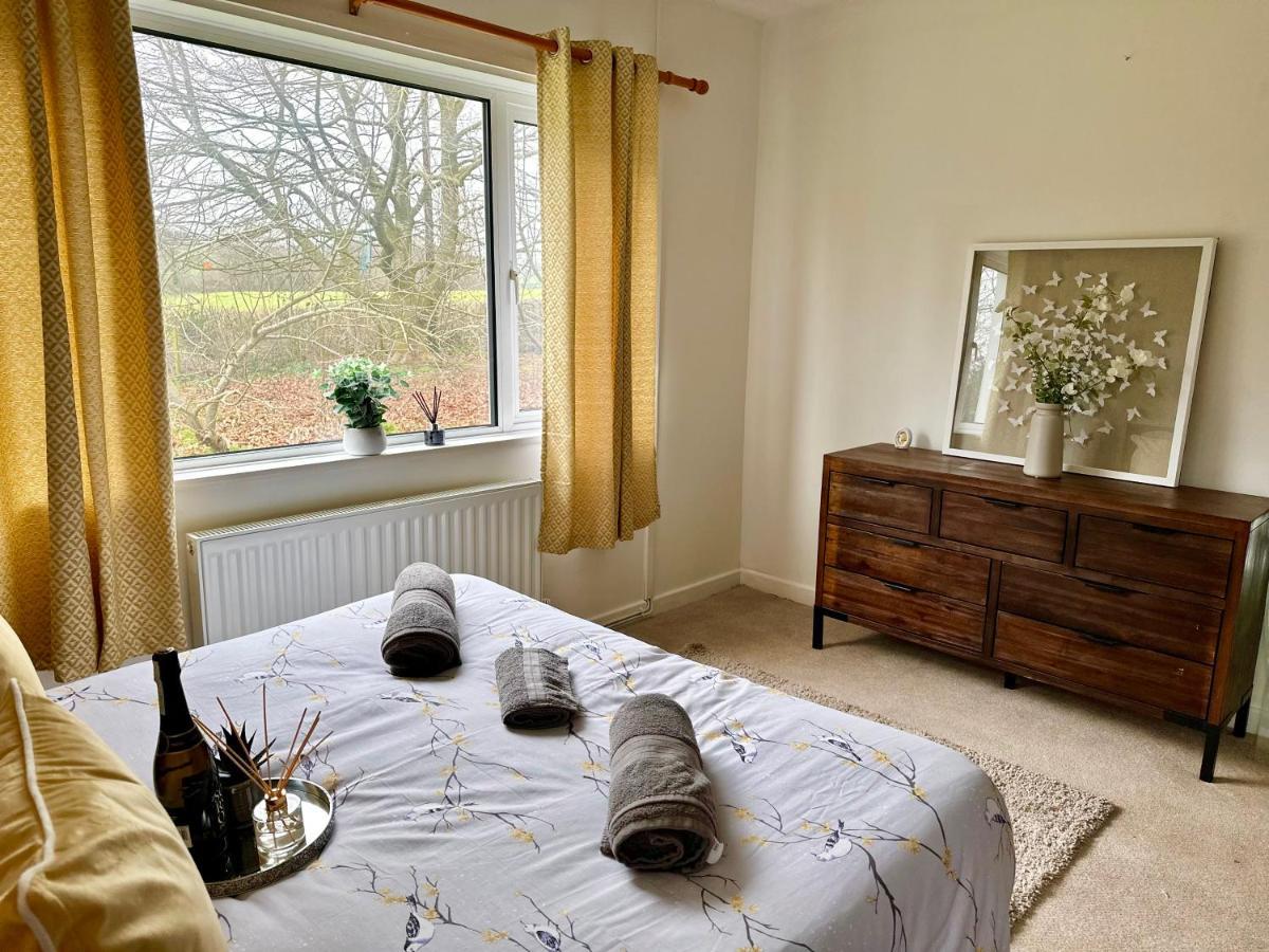 Three Bedroom Rural, Relaxing And Peaceful,Dogs Welcome! With Cymru Holidays Abergavenny ภายนอก รูปภาพ