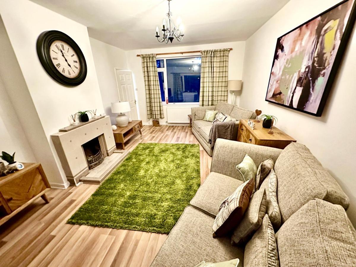 Three Bedroom Rural, Relaxing And Peaceful,Dogs Welcome! With Cymru Holidays Abergavenny ภายนอก รูปภาพ